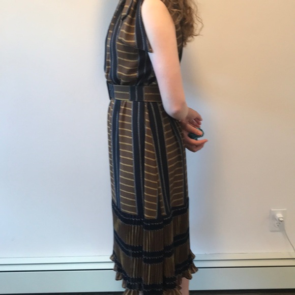 Dress - Picture 6 of 6